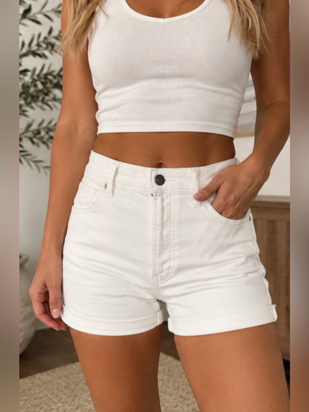 Levi’s Women’s White Mid Length Denim Shorts Cuffed Hem
